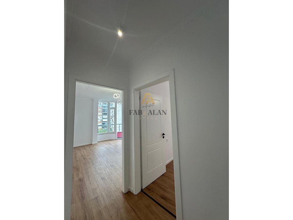 NE ASTIR PRANE KOMPLEKSIT EVEREST, APARTAMENT 2+1+2 PER SHITJE! 3