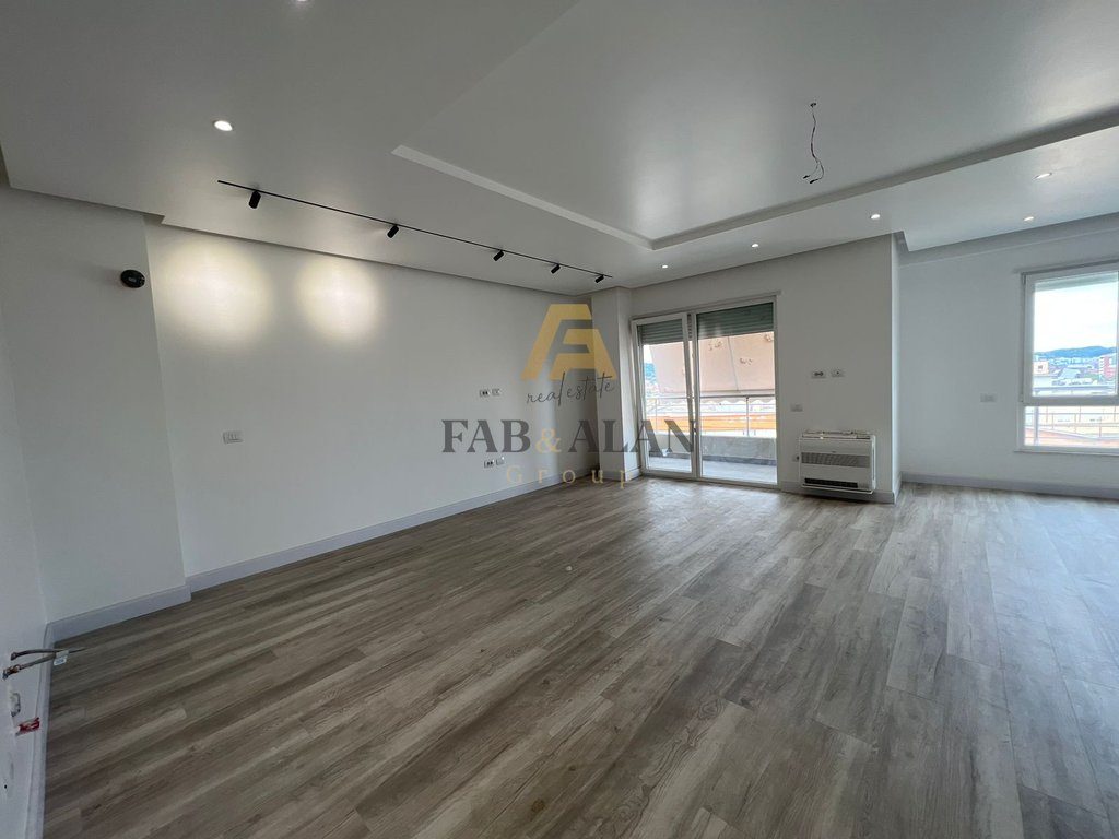 TEK KIKA 2 APARTAMENT 3+1+2 PER SHITJE! 2