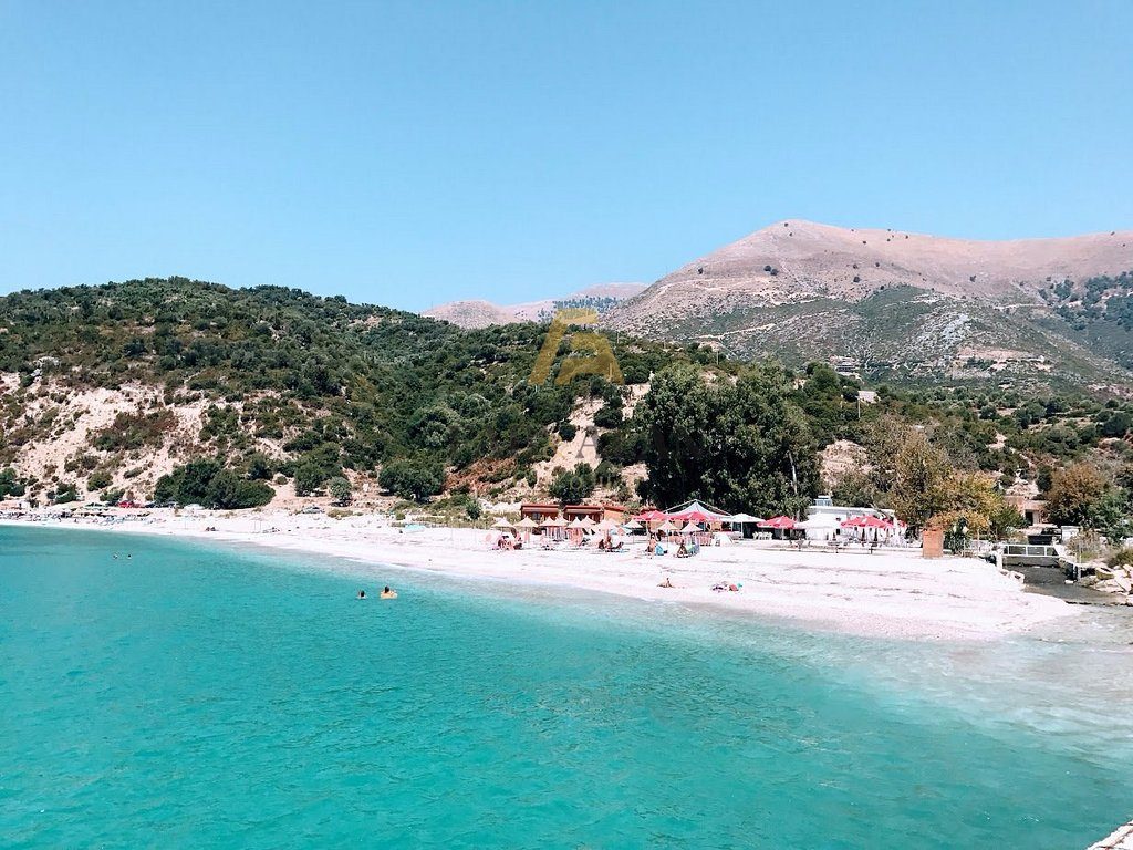 NE PIQERAS 14.000 M2 TOKE PER SHITJE PRANE VIJES BREGDETARE!