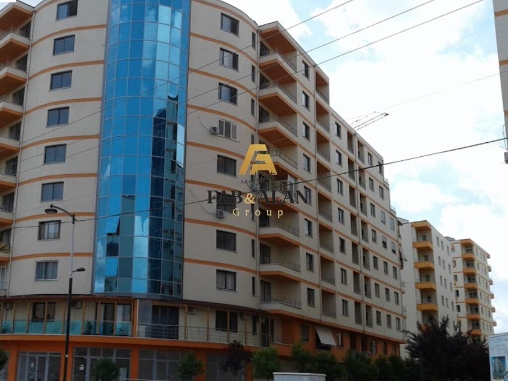 TEK FRATARI NE ASTIR APARTAMENT 2+1+2 PER SHITJE! 1