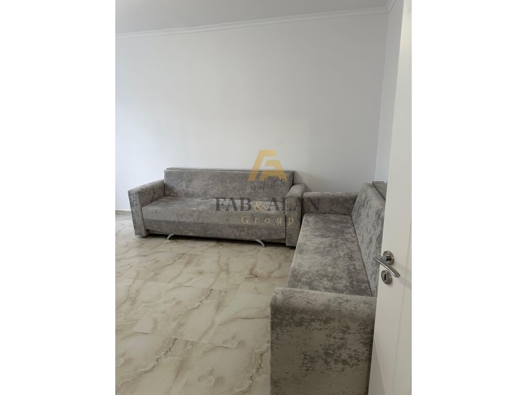 PRANE KOMISARIATIT NR. 4 APARTAMENT 1+1 PER QERA! 4