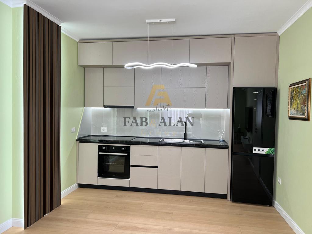 NE ASTIR APARTAMENT 2+1 PER SHITJE! 3