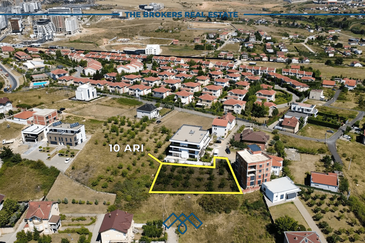 Parcelë në shitje 10 Ari – mbrapa Fshatit Ndërkombëtar.