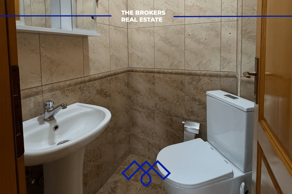 Ofrohet për qira objekt afarist 430m², i pozicionuar në rrugën kryesore Muharrem Fejza.