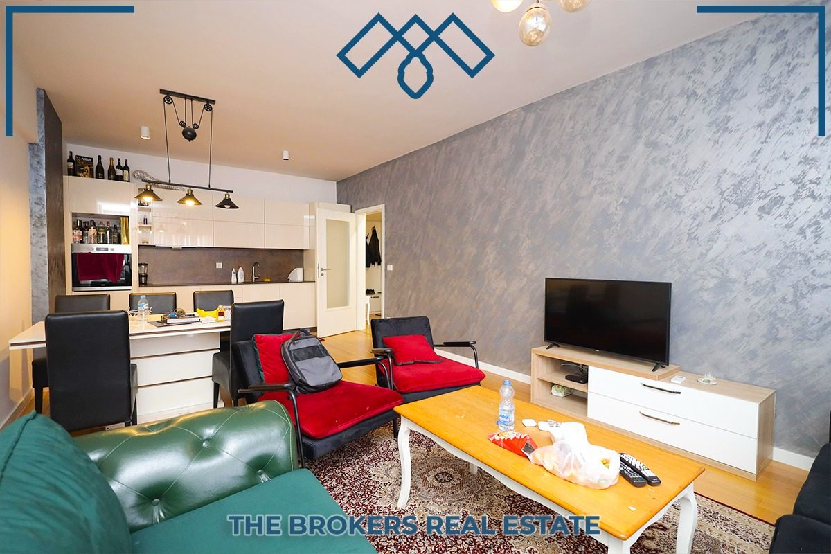 Banesë 111m² në SHITJE – afër Rrugës B – Kompleksi Royal + garazhë 3