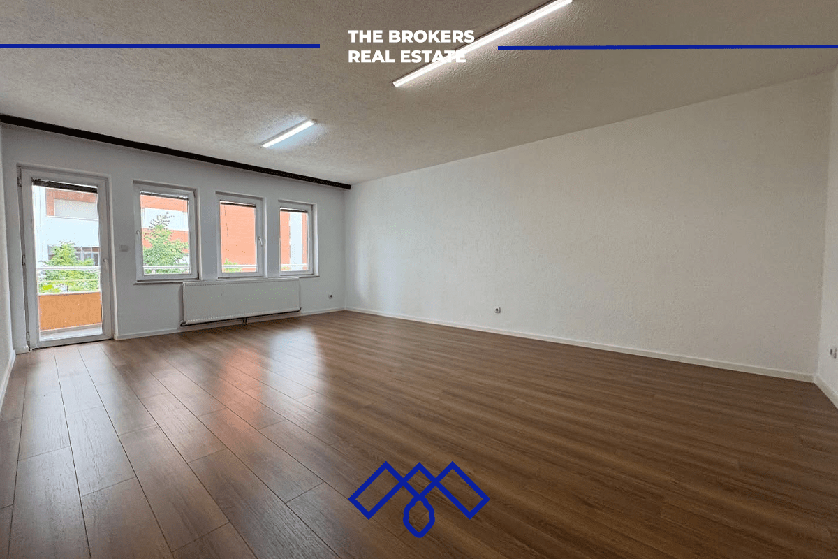 Ofrohet për qira objekt afarist 430m², i pozicionuar në rrugën kryesore Muharrem Fejza.