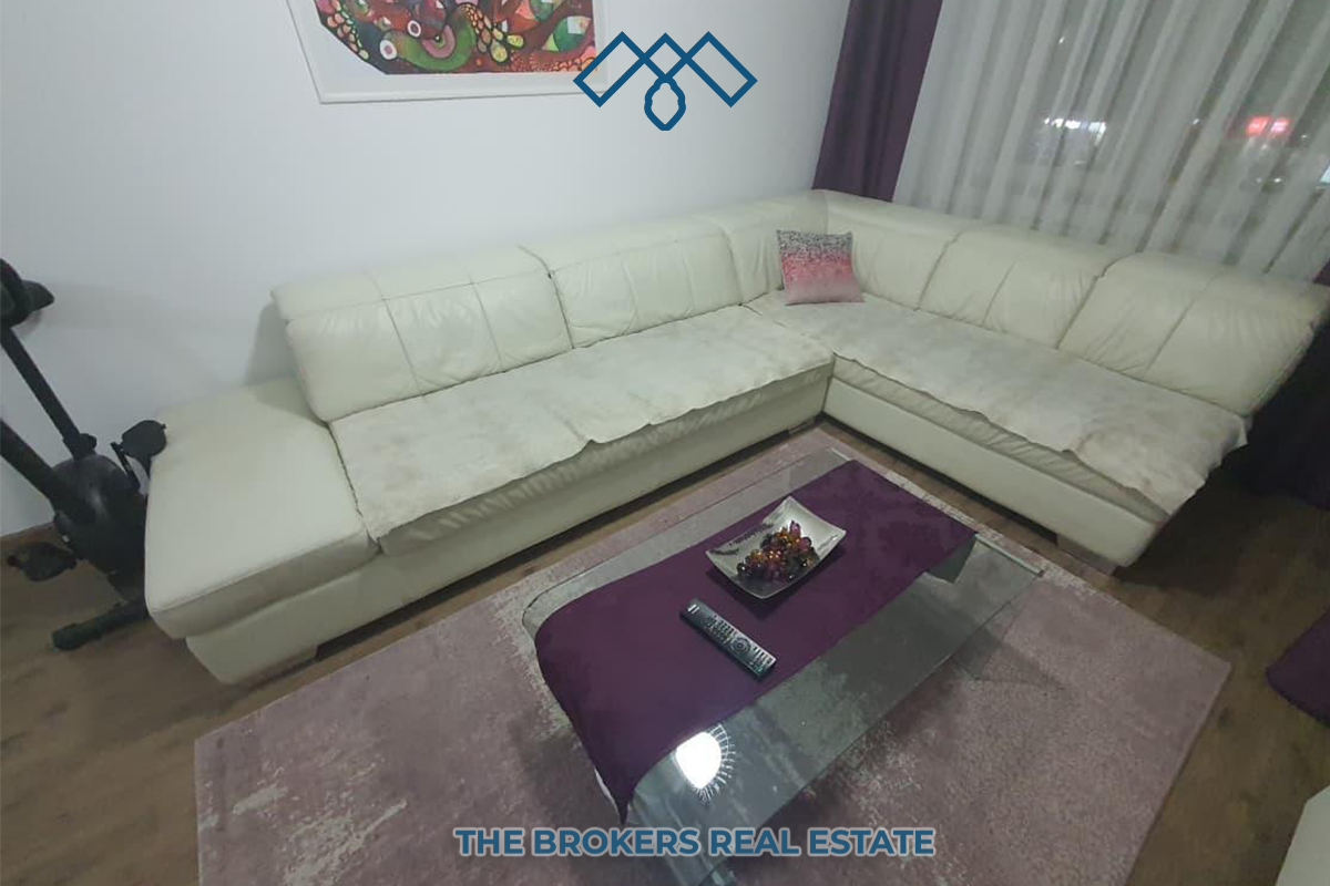Shitet banesa 70m² në Rrugën C, te kompleksi Tregtia, afër kafes Positive Bar. 2