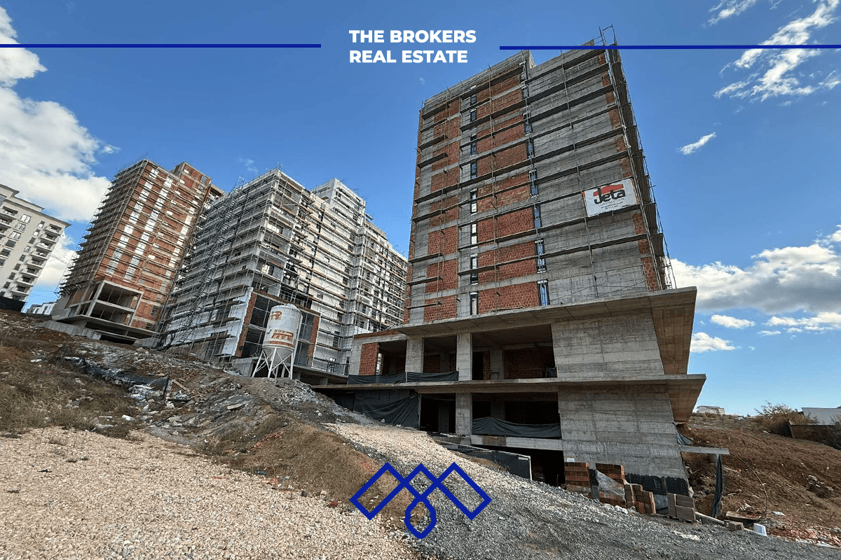 Banesë në shitje 94.89m2 – Prishtina e Re, përballë Albanikës, ndërtuar nga Miri Construction.