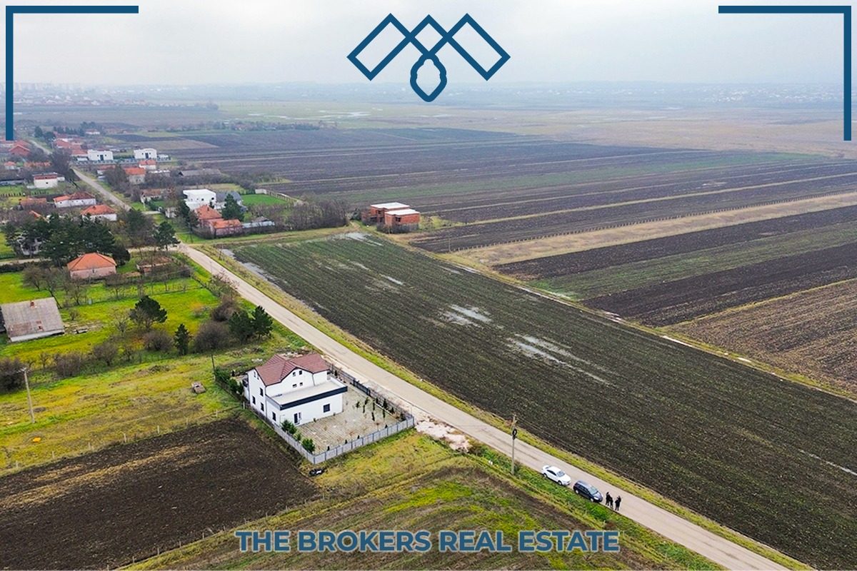 Truall në SHITJE – Suhadoll – 3 Hektarë e 30 Ari 2