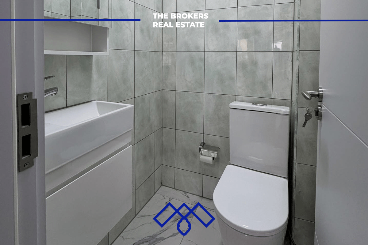 Ofrohet për qira objekt afarist 430m², i pozicionuar në rrugën kryesore Muharrem Fejza.