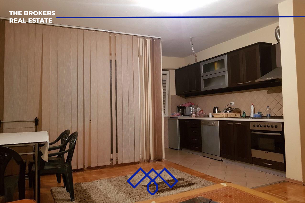 Ofrohet për shitje banesa 82 m² neto, në Prishtinë përballë Kolegjit FAMA te ish Sllovenia Sporti. 2