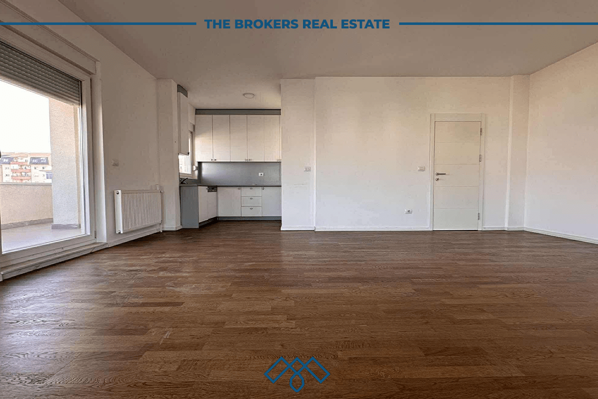 Penthouse 137m2 + 100m2 terasë, me qira në lagjen Kalabria, tek banesat e Centralit. 3
