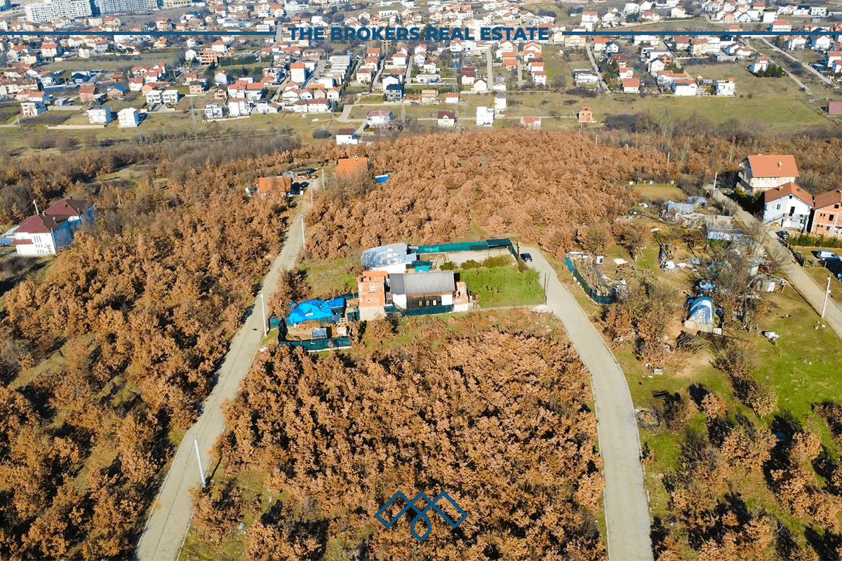 Truall për shitje – 12 ari, e përshtatshme për ndërtim të lartë – afër Marigona Hill. 3