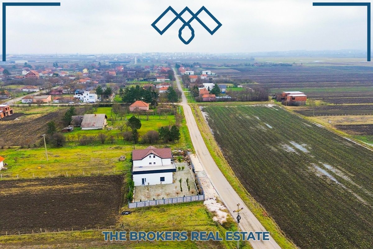 Truall në SHITJE – Suhadoll – 3 Hektarë e 30 Ari 4