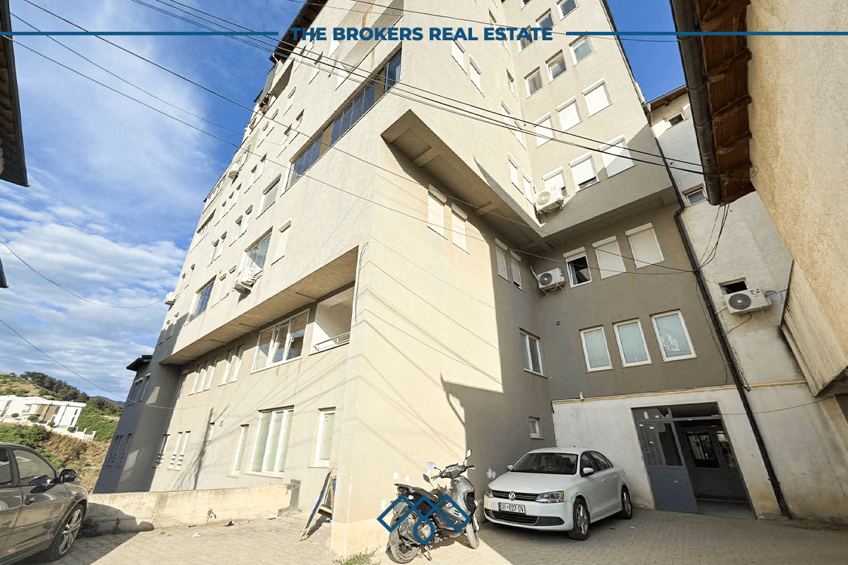 Banesë në shitje 115m2 – afër Gërmisë.