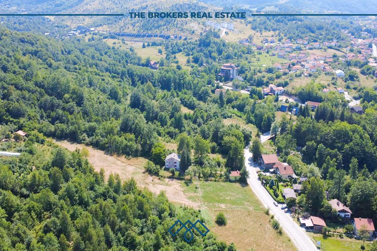 Truall në shitje 68 Ari – Brezovicë. 2