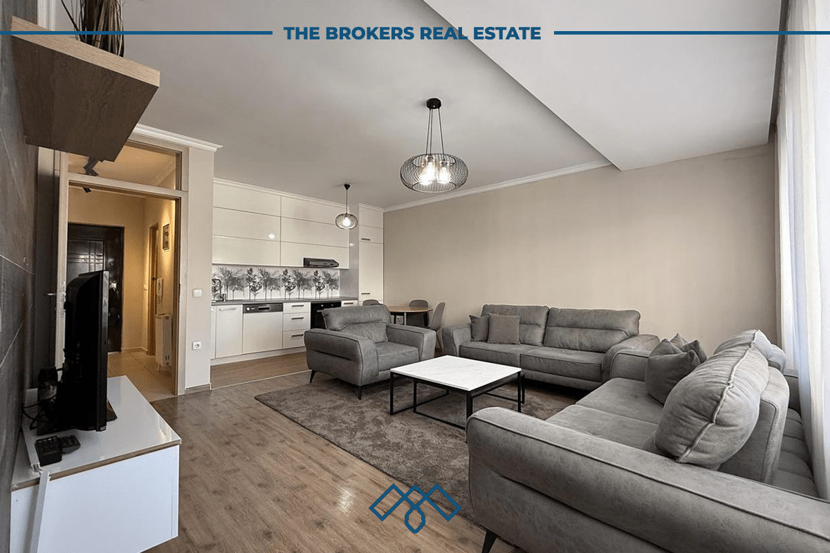 Banesë në #shitje 80.4m2 + Garazhë – Tophane.