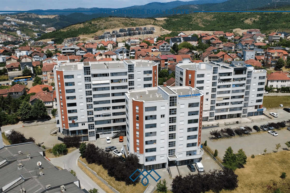 Banesë në shitje me fletë poseduese 96,5m2 + garazhë – Bregu i Diellit.