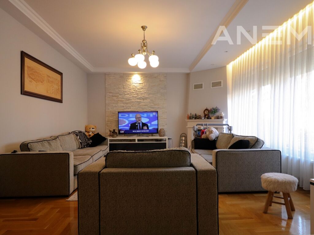 Shtëpi në shitje 600m² në Veternik 2