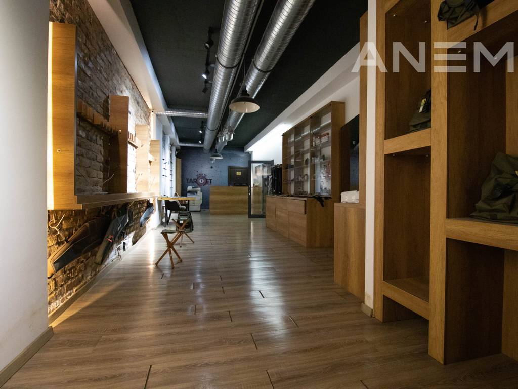 Lokal ne shitje 465m² në Rrugën B 3