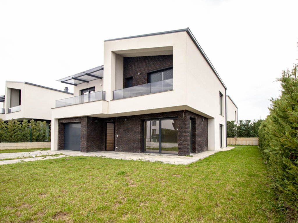 Shtëpi në shitje 245m² në Priam Village