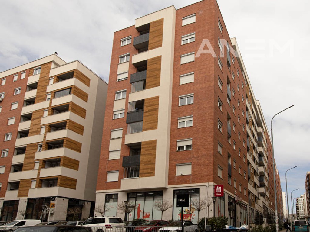 Lokal në shitje 54m² në Rrugen B