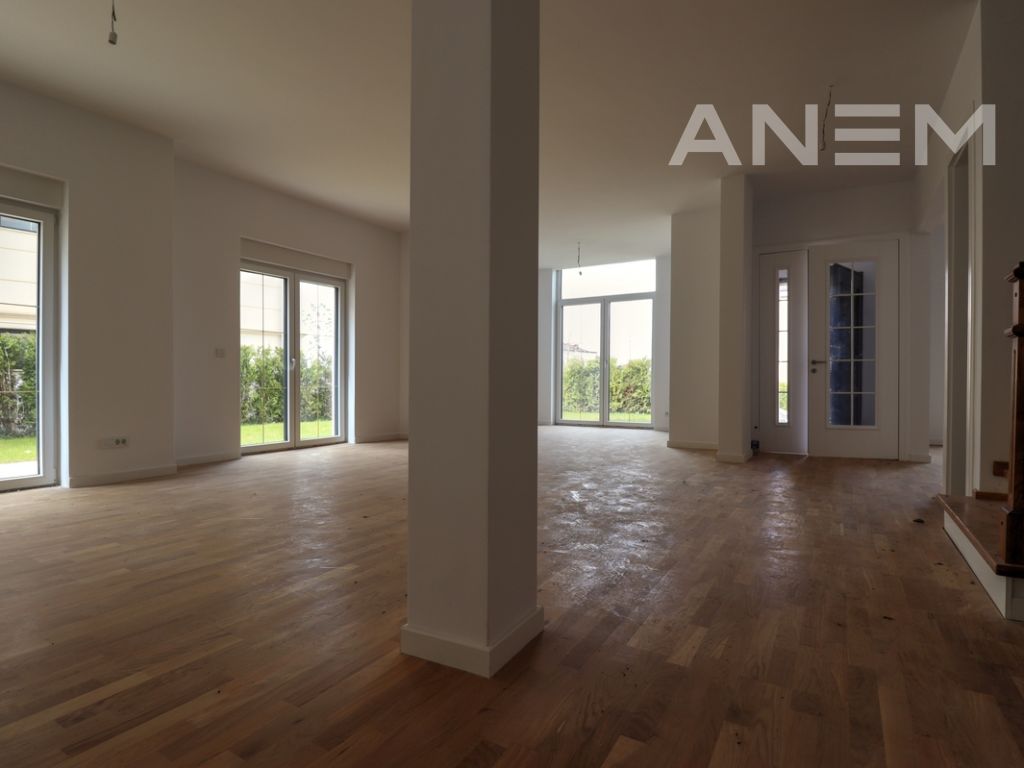 Shtëpi me qira me 3 dhoma gjumi në Royal Green Residence 3