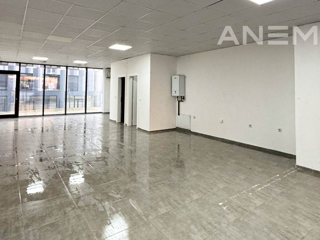Lokal me qira 100m² te Pallati i Drejtësisë 2