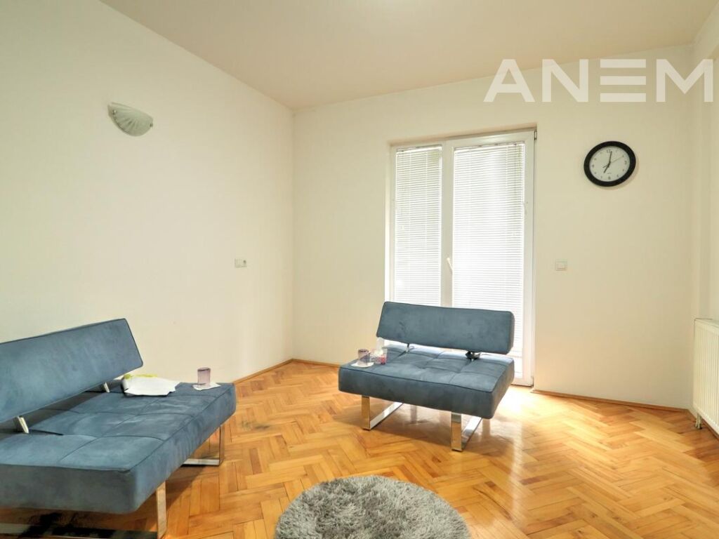 Zyre me qira me 3 hapësira pune në Mahallën e Muhaxherëve