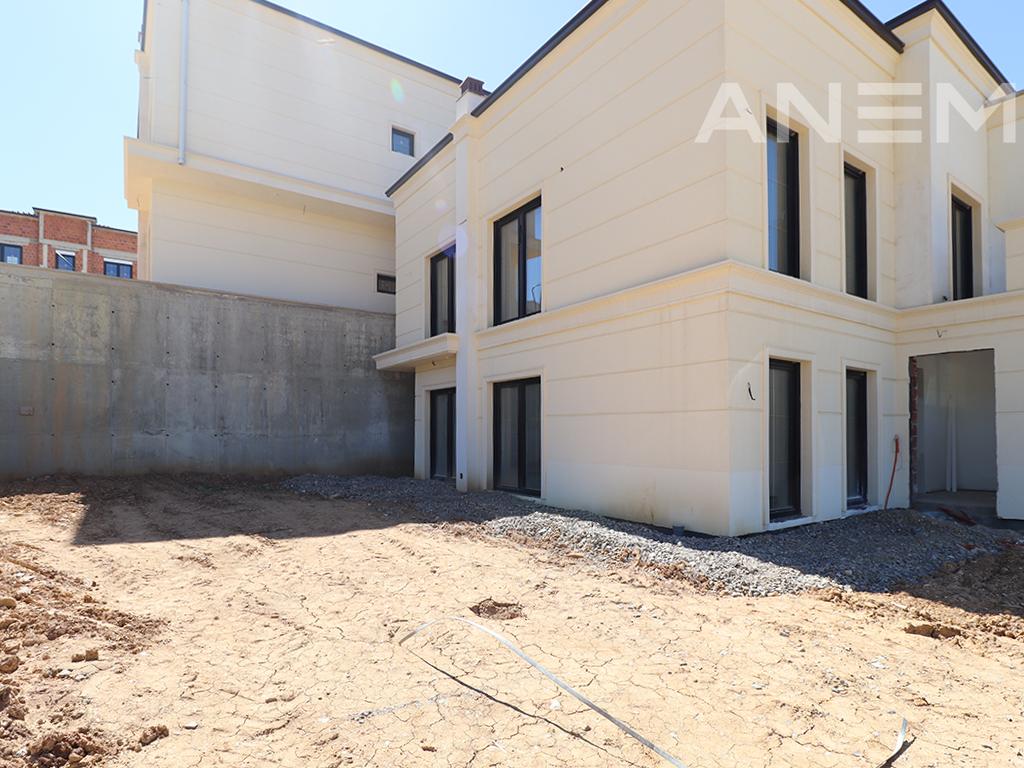Shtëpi në shitje 193.11m² në lagjen Royal Green Residence 2