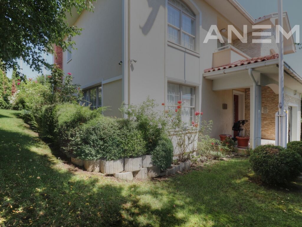 Shtëpi me qira 423m² në Fshatin Ndërkombëtar 4