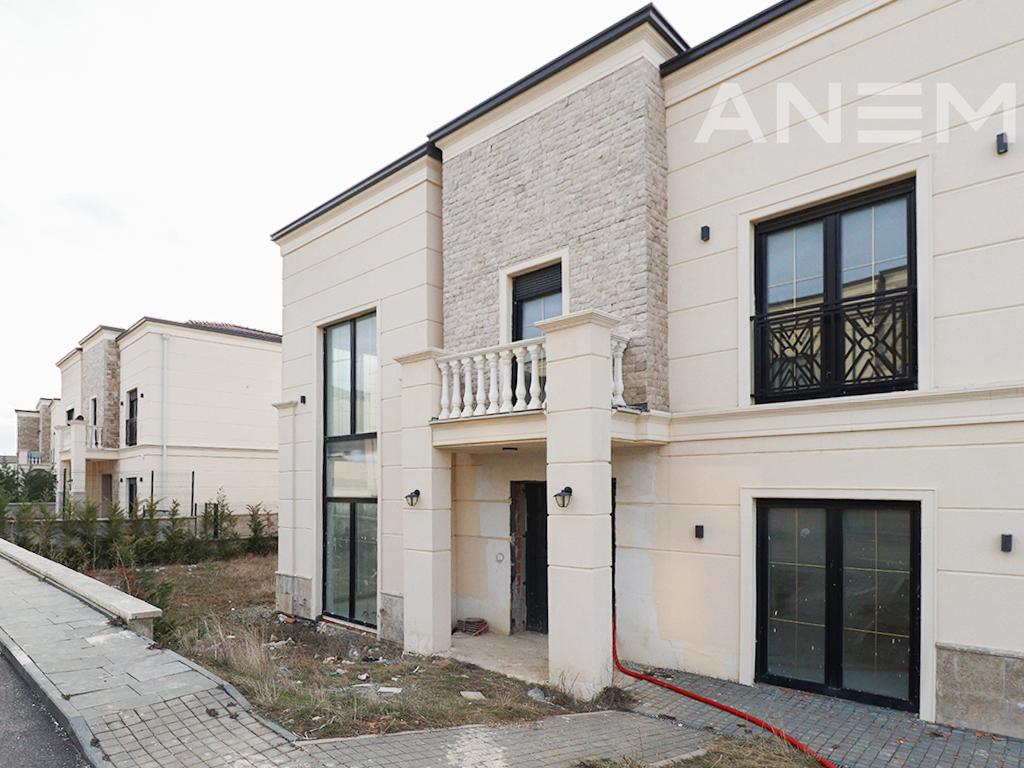 Shtëpi në shitje 374.76m² në lagjen Royal Green Residence