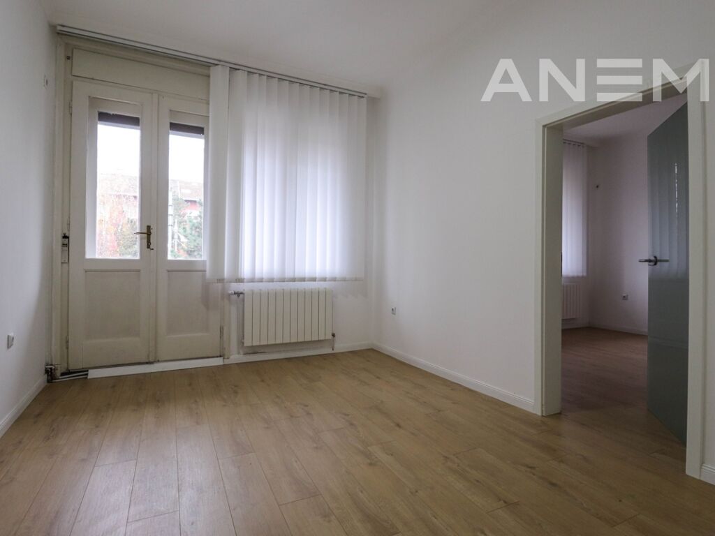 Zyre me qira me 4 hapësira pune në Qendër