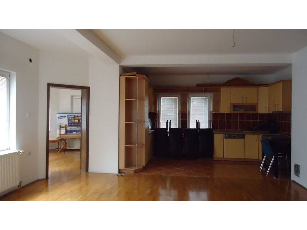 Shtëpi në shitje 1200m² në Kolovicë