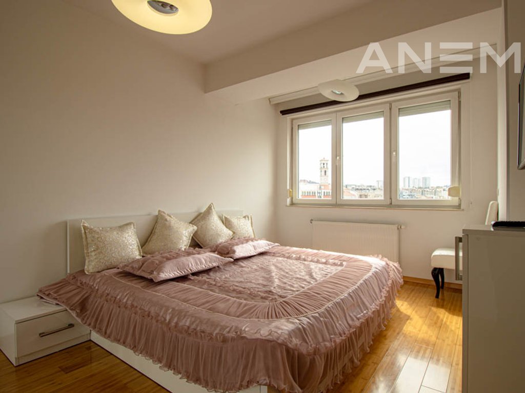 Banesë në shitje 100m² në lagjen Pejton 4