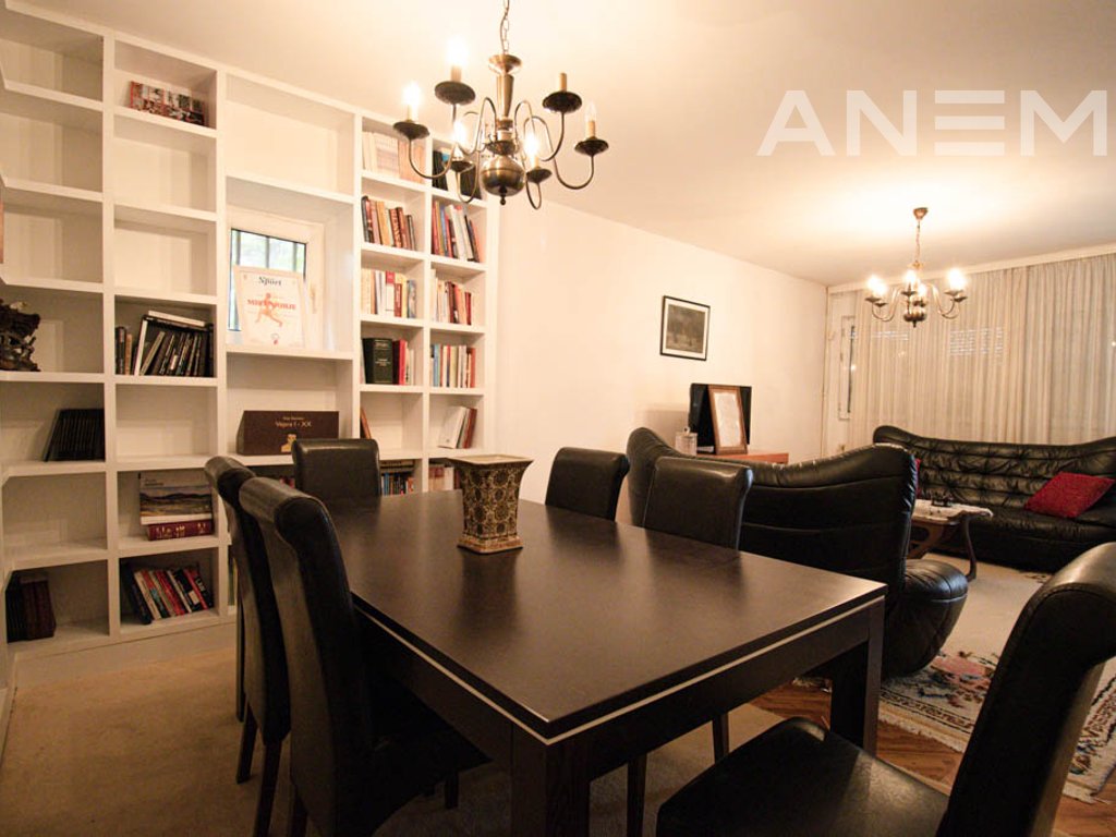 Shtëpi në shitje 400m² në lagjen Aktash 4