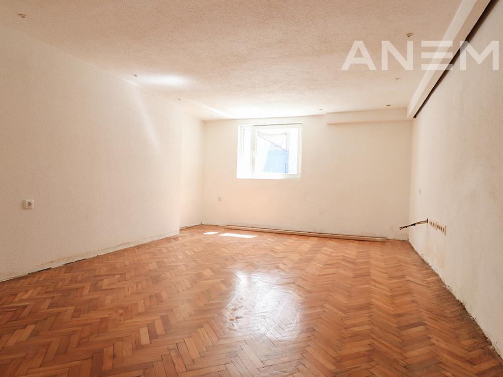 Shtëpi me qira 360m² në Aktash 3