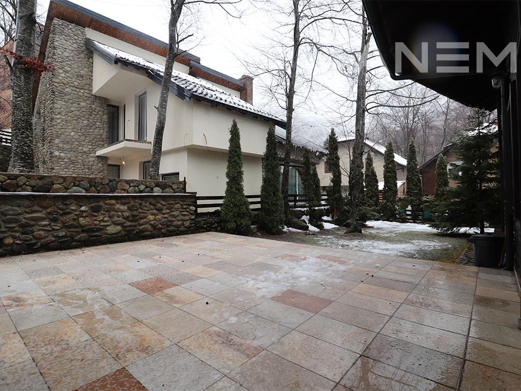 Vilë në shitje 260m² në Brezovicë 4