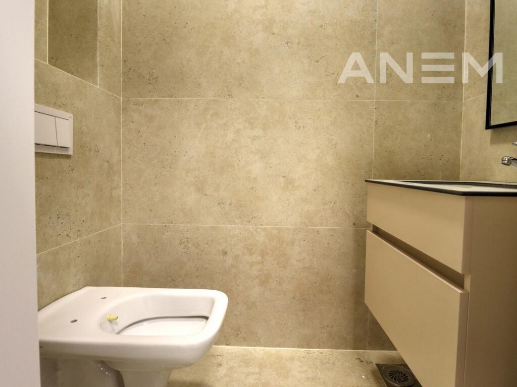 Lokal me qira 136m² në Mati 1 4