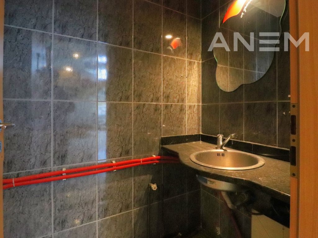 Objekt me qira 1000m2 në Qendër 2