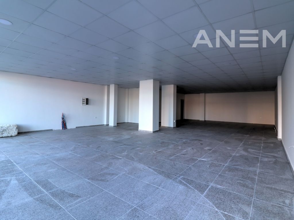 Lokal me qira 155m2 në lagjen Kalabria - Emshir 3