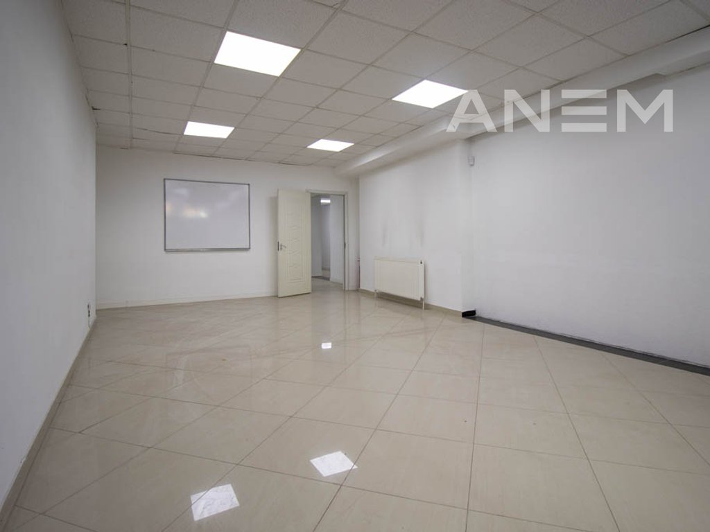 Lokal me qira 160m² në lagjen Lakrishtë 3