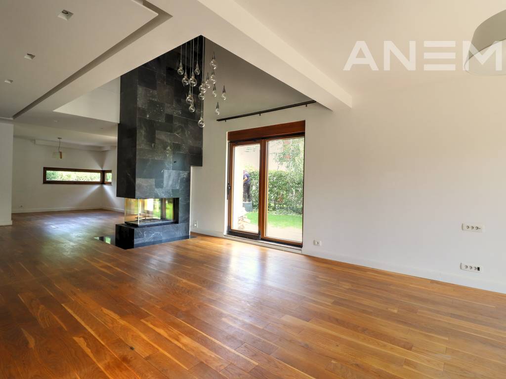 Shtëpi në shitje 360m² + 60m² bodrum dhe 100m² nënkulm në Marigona Residence 3