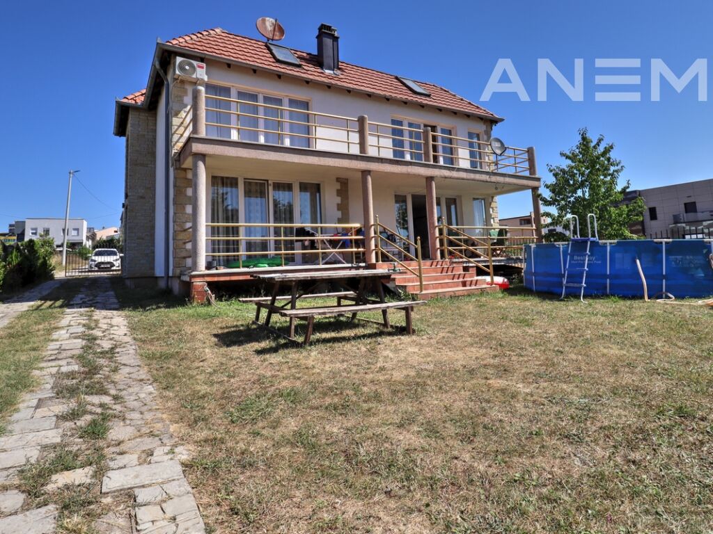 Shtëpi në shitje 360m² në Veternik