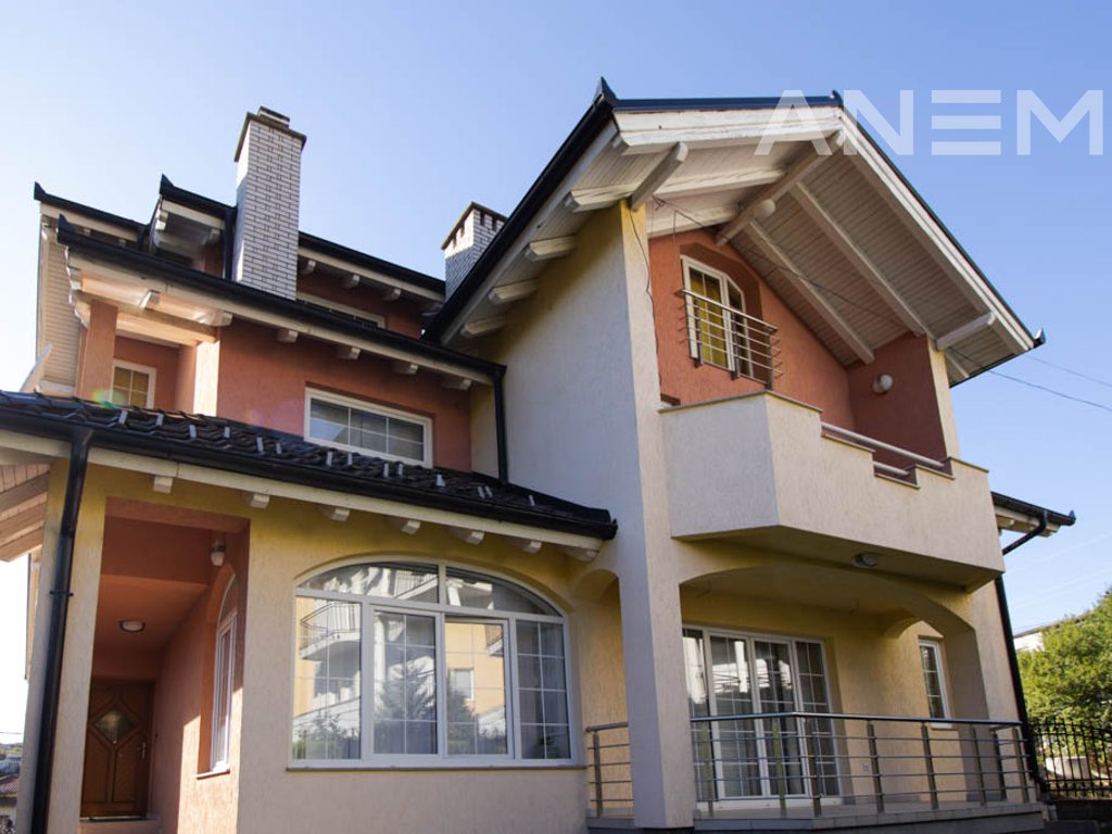 Shtëpi në shitje 667m² në lagjen Sofalia 4