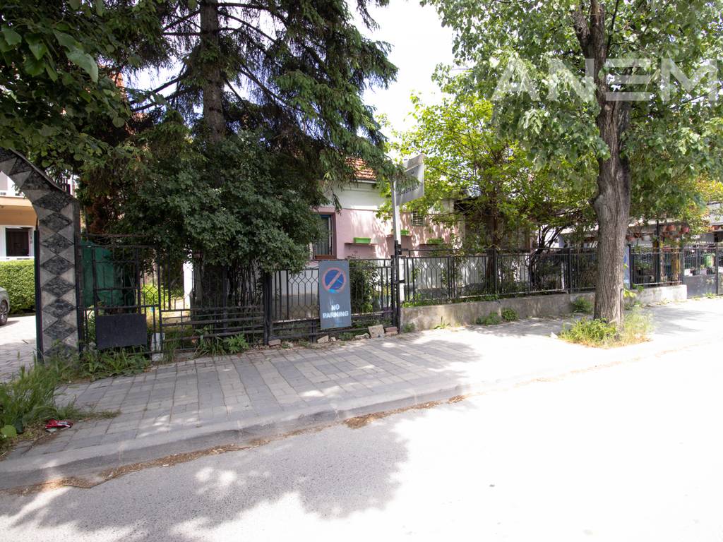 Shtëpi në shitje 100m² në Qendër - në lagjën Pejton 3