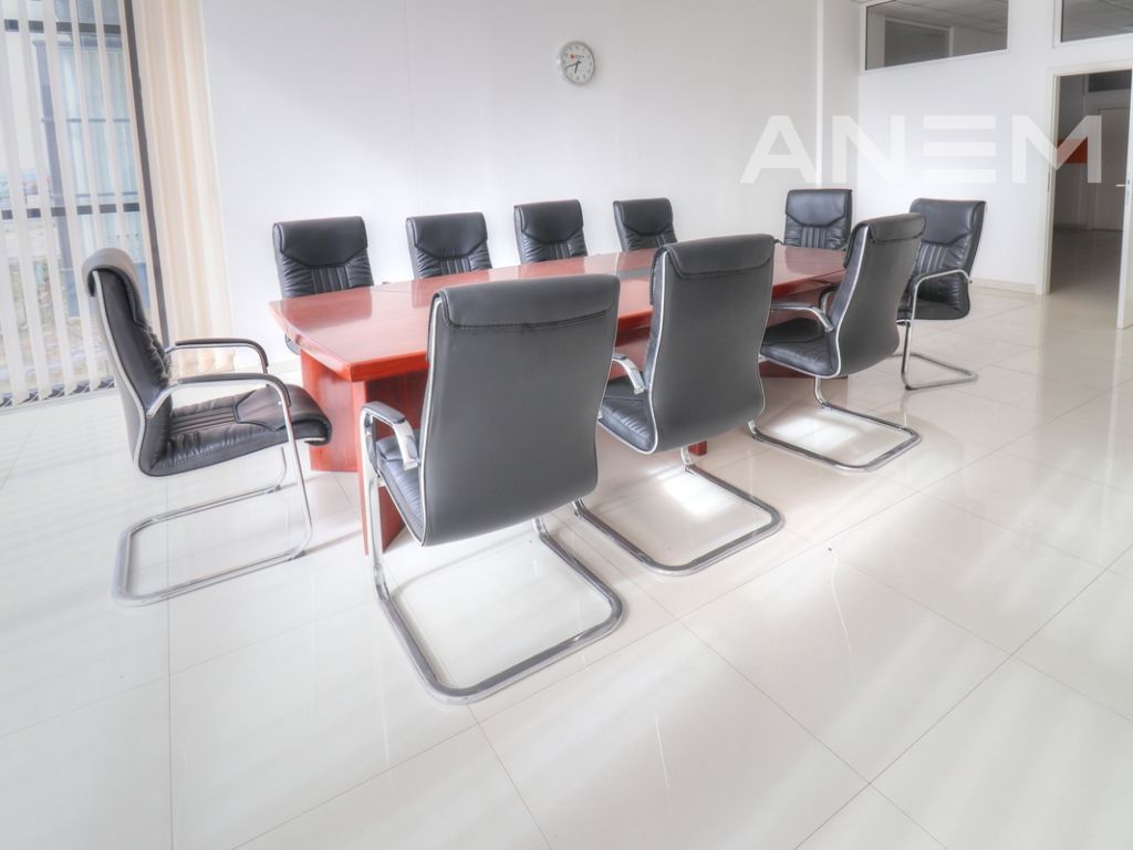 Objekt me qira 1200m2 në Fushë Kosovë