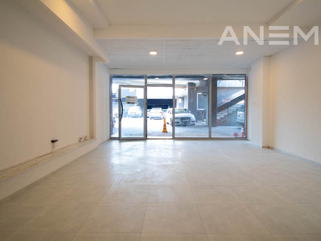 Lokal me qira 48m² në Qendër 4