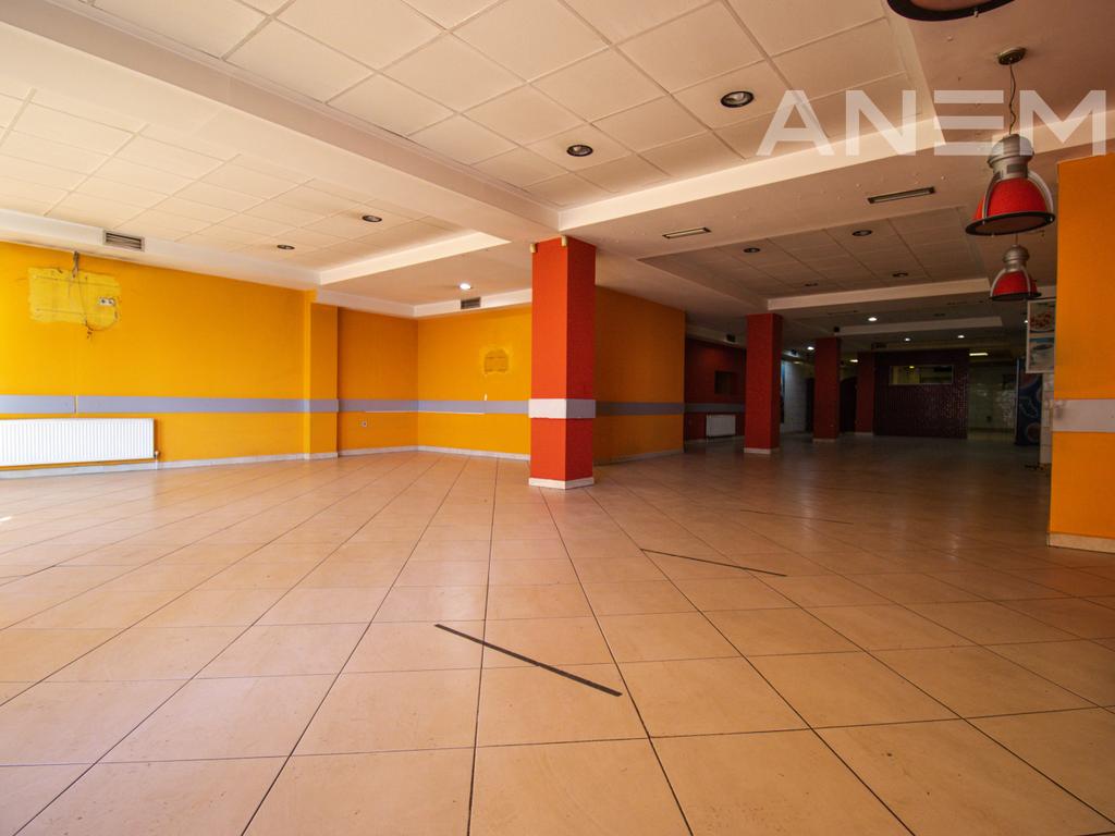 Lokal me qira 350m² në Aktash 2
