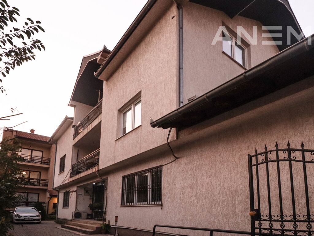Zyre me qira me 9 hapësira pune në lagjen Pejton